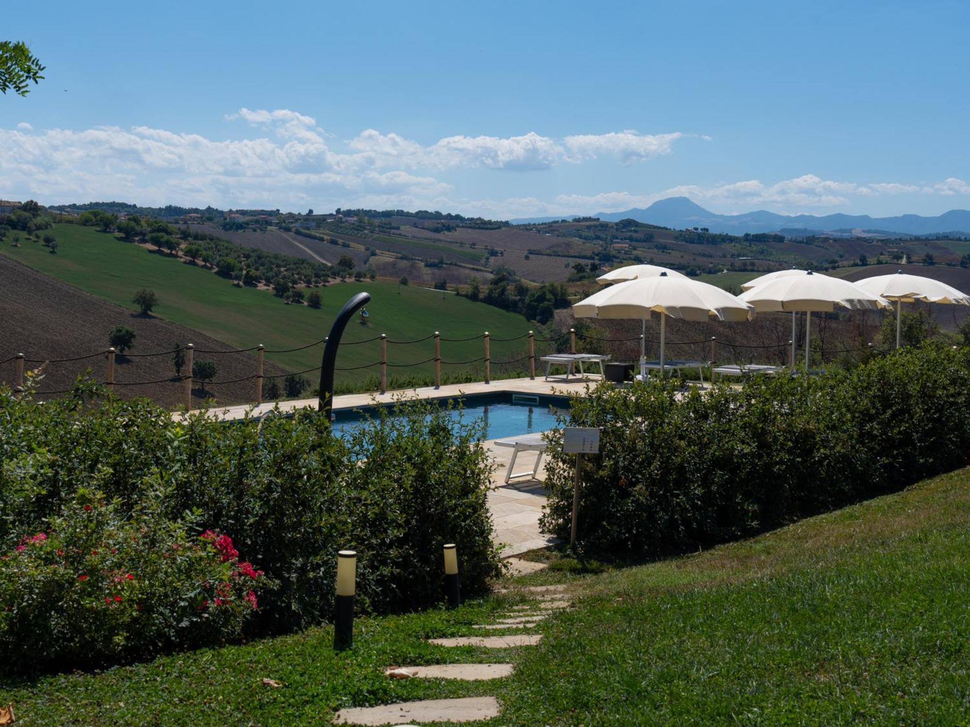 Casale Dei Cinque Colli Villa Ostra Exterior photo
